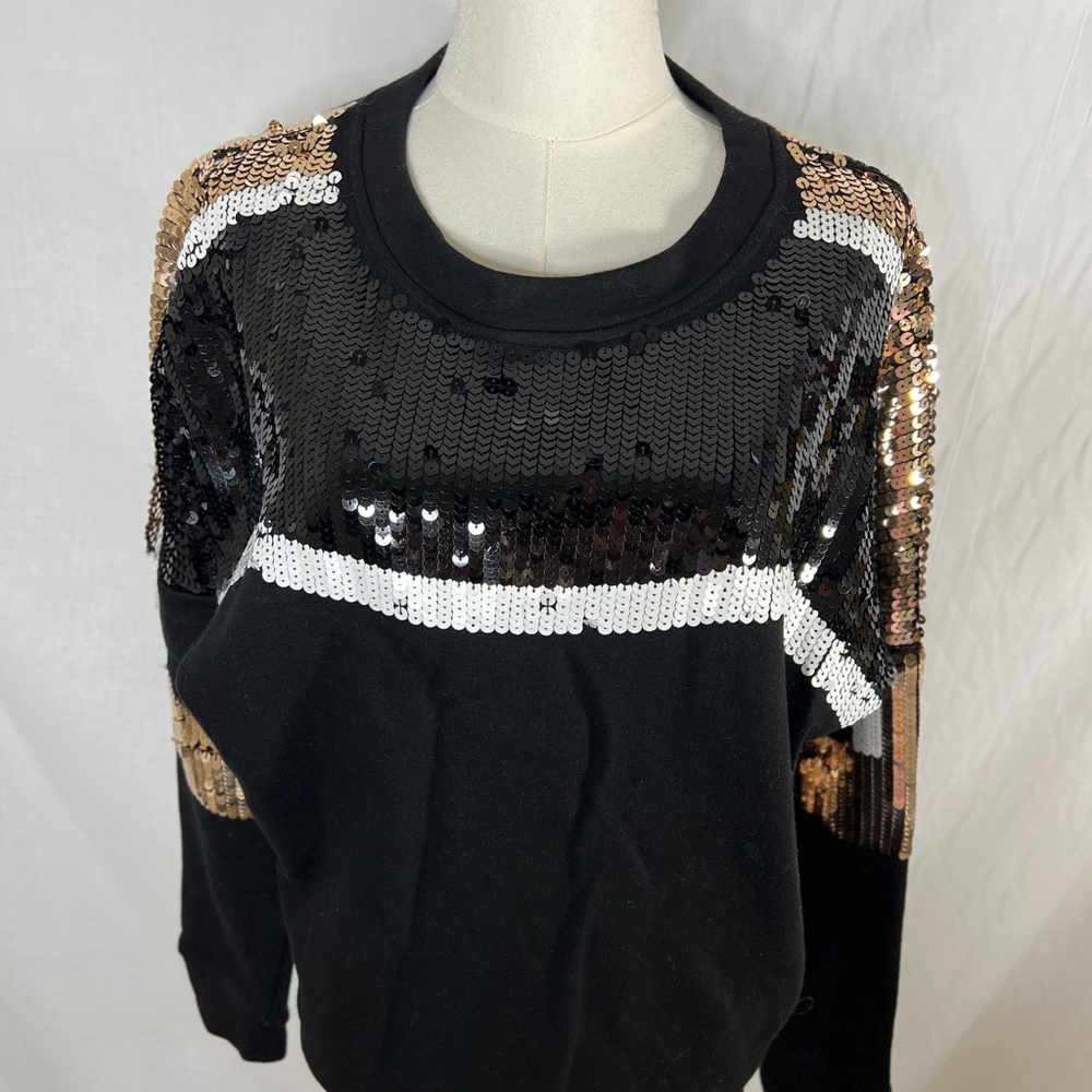 Elegant Black and Gold Sequin Sweatshirt
